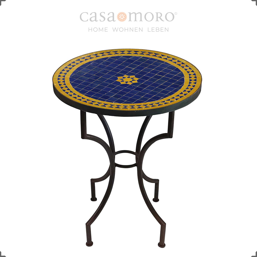 Mosaiktisch als Esstisch für zwei mit sternförmigem Zellige-Muster in Blau-Gelb