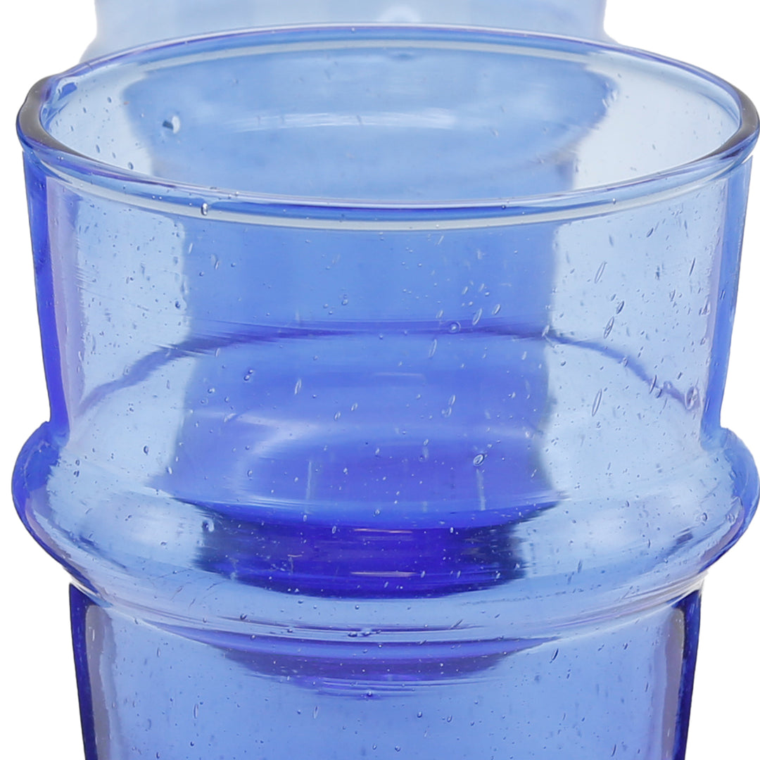 Blaue Cocktailgläser aus aufbereitetem Glas – stilvoll und handgefertigt