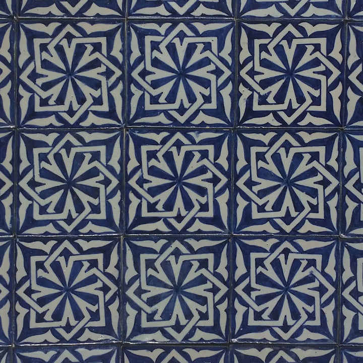Handbemalte Fliese – Andalusischer Stil