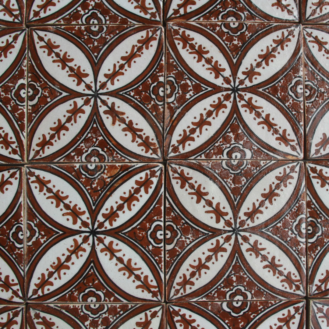 Handbemalte Fliese – Mediterrane Landhauskeramik
