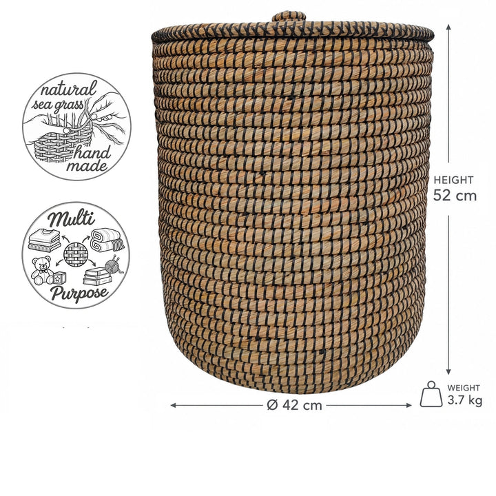 Wäschekorb mit Deckel aus Seegras in Natur/Schwarz: Ø 42 cm, 52 cm Höhe, ca. 65 Liter Volumen und 3,7 kg Gewicht.