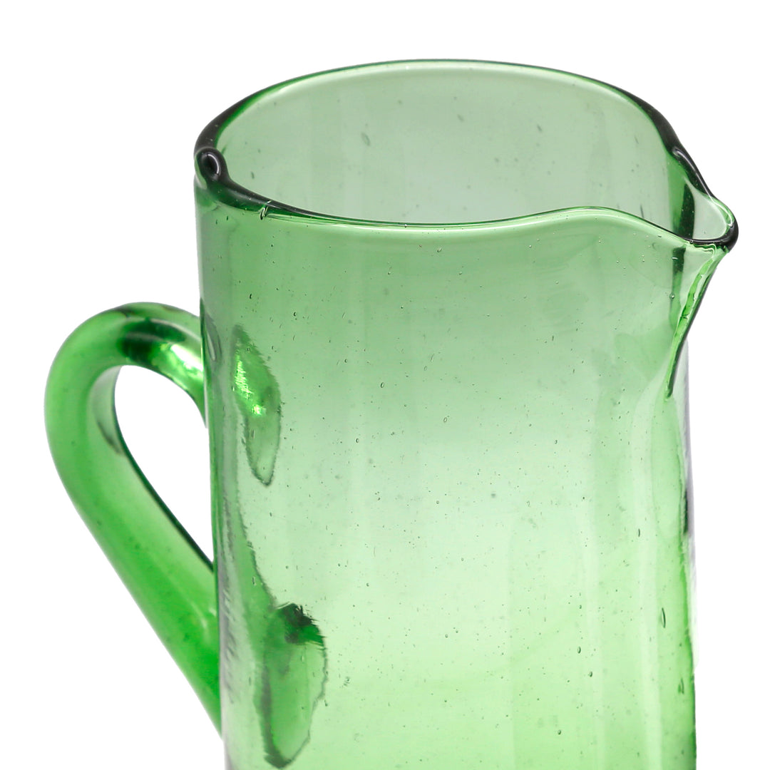 Karaffe mit 1 Liter Volumen – harmonische Form & leuchtend grüne Farbe